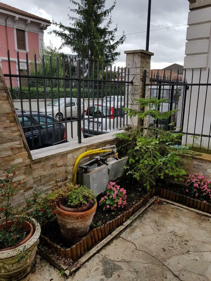 Residence Luisa Avezzano Buitenkant foto
